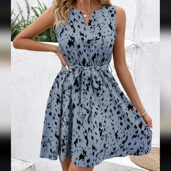 Women Sleeveless Casual Button Up Sundress With Notched V-Neck And Prints - Picture 1 of 5